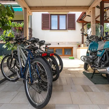 Mit Terrasse Funtana