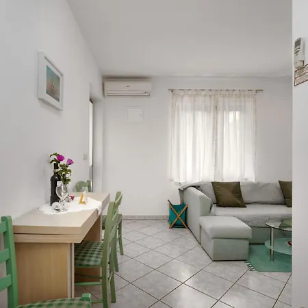 Flat فونتانا