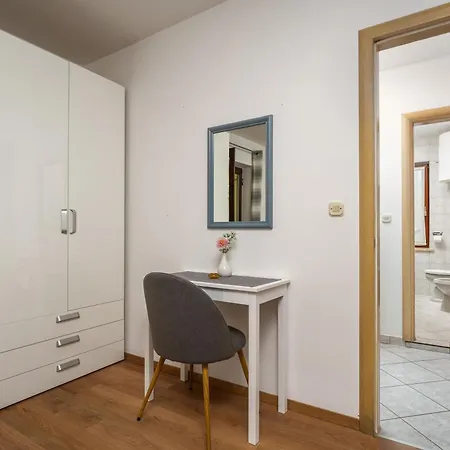 Mit Terrasse Apartment Funtana
